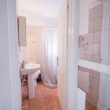 Suns Downtown B By 8essentially Apartment Lixouri